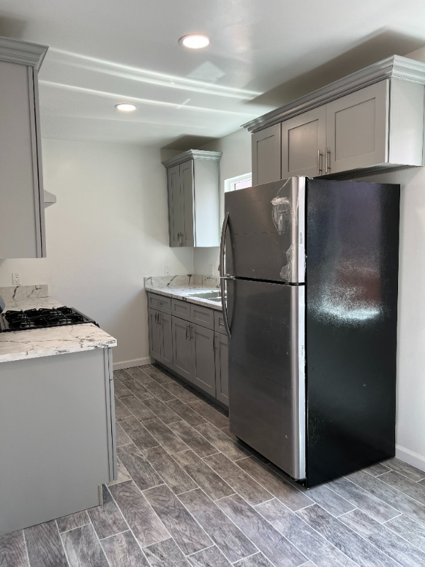 2333 S Mansfield Ave in Los Angeles, CA - Foto de edificio - Building Photo