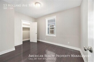 13 Holland Ave NE in Grand Rapids, MI - Building Photo - Building Photo