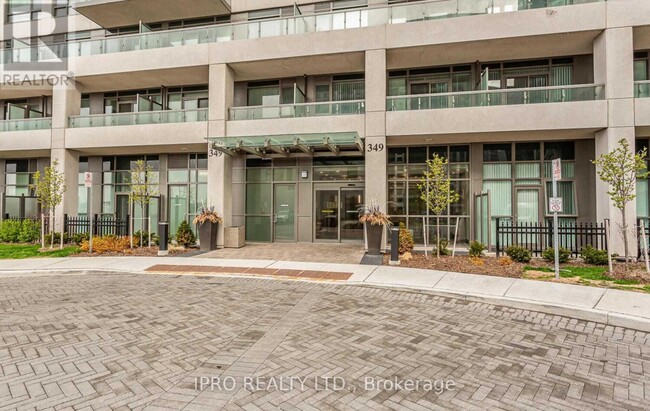 349-1349 Rathburn Rd W in Mississauga, ON - Building Photo - Building Photo