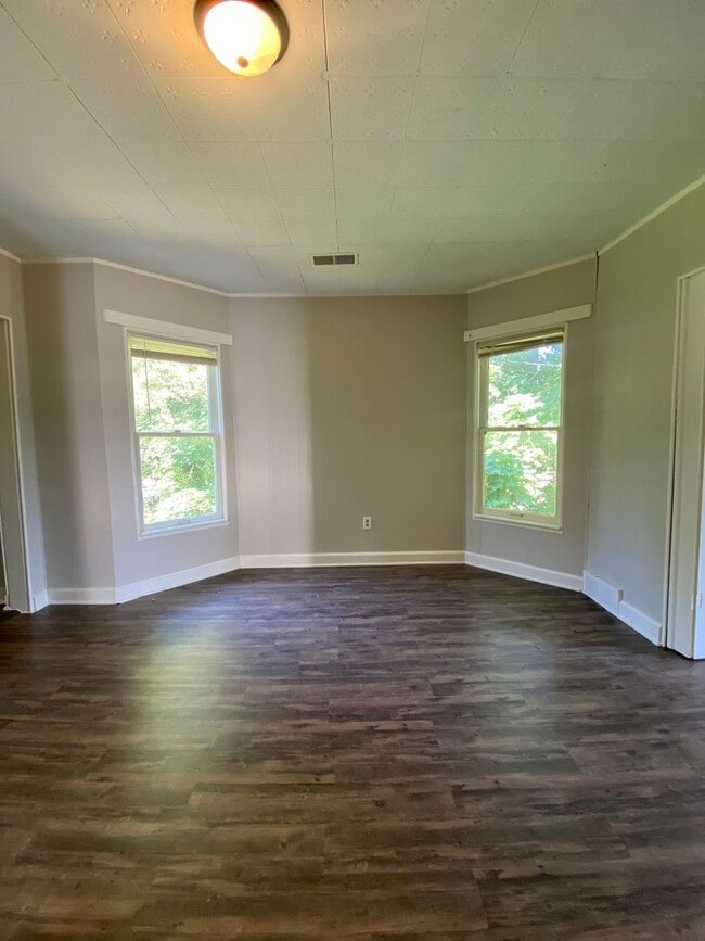 98 E Van Buren St in Battle Creek, MI - Building Photo - Building Photo