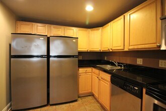 703 Washtenaw Ave, Unit 1 in Ypsilanti, MI - Foto de edificio - Building Photo