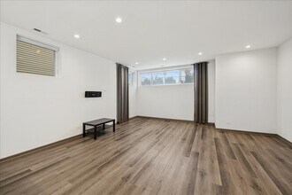 4321 N Cicero Ave in Chicago, IL - Building Photo - Building Photo