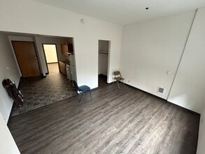 24 NW 4th Ave, Unit Bing Kong Apartment 310 in Portland, OR - Building Photo - Building Photo