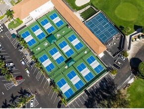 215 Palm Dr in Naples, FL - Building Photo - Building Photo