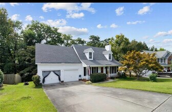 5807 Cherrystone Dr in Fayetteville, NC - Building Photo - Building Photo