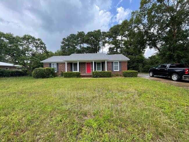 property at 305 Ilex Dr