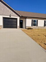 7314 Woodpecker Wy in Knoxville, TN - Building Photo