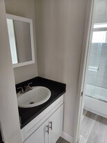 5242 Cahuenga Blvd in Los Angeles, CA - Building Photo