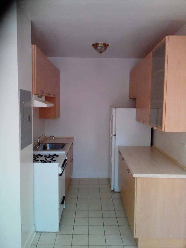 7300 Venture Apartments