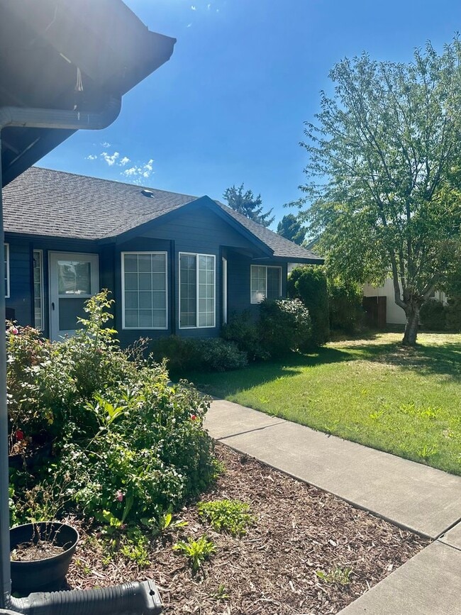 5732 Judy Ct in Klamath Falls, OR - Building Photo - Building Photo