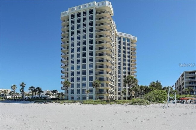 2525 Gulf of Mexico Dr in Longboat Key, FL - Building Photo - Building Photo