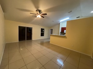 808 Wakefield Way in Kissimmee, FL - Building Photo - Building Photo