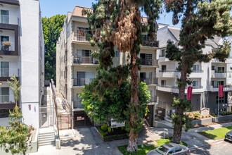 Lanewood Court Apartments in Los Angeles, CA - Building Photo - Building Photo