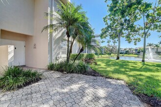 5233 Lake Catalina Dr N in Boca Raton, FL - Building Photo - Building Photo