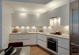 East 44th Street in New York, NY - Building Photo - Building Photo