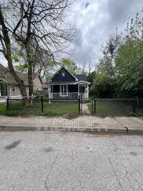 property at 3449 Boulevard Pl