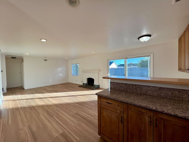 5111 Dawn Ln in Santa Barbara, CA - Building Photo - Building Photo