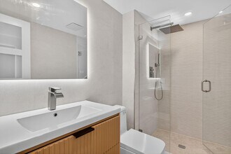 525 N Ocean Blvd, Unit 422 in Pompano Beach, FL - Foto de edificio - Building Photo