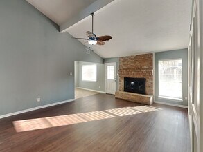 2142 Oak Shores Dr in Humble, TX - Building Photo - Building Photo