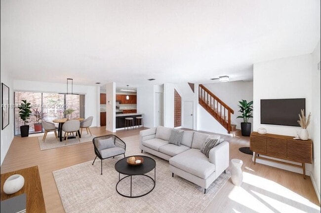 6845 NW 169th St in Hialeah, FL - Building Photo - Building Photo