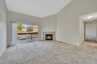 225 W El Norte Pkwy in Escondido, CA - Building Photo - Building Photo