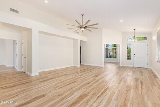 7251 E Lomita Ave in Mesa, AZ - Building Photo - Building Photo