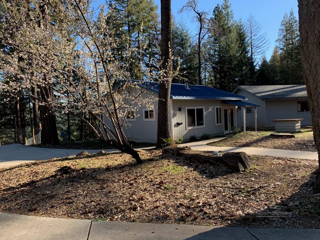 One CA-20 in Nevada City, CA - Building Photo - Building Photo