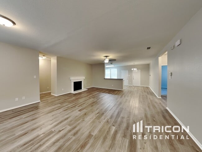 207 Moonlight Dr in Red Oak, TX - Building Photo - Building Photo