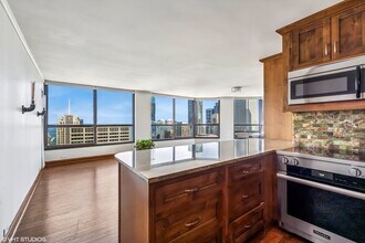 405 N Wabash Ave in Chicago, IL - Building Photo - Building Photo