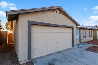 1611 S 63rd Dr in Phoenix, AZ - Building Photo - Building Photo