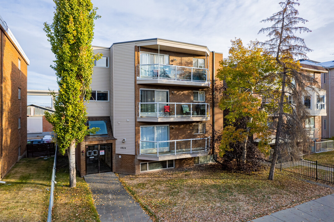 1826 11th Ave SW in Calgary, AB - Building Photo