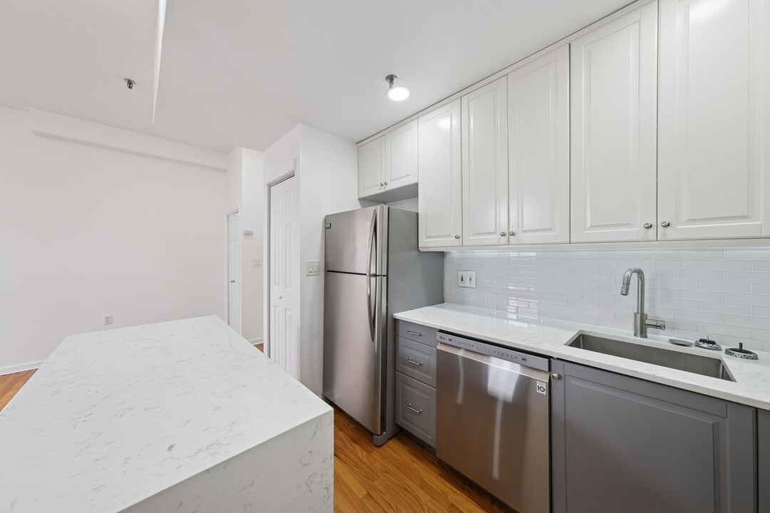 319 Barrow St in Jersey City, NJ - Building Photo
