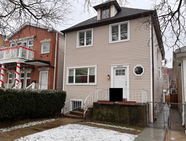 property at 5419 N Ravenswood Ave