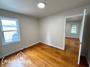 21728 Beechwood Ave in Eastpointe, MI - Building Photo - Building Photo