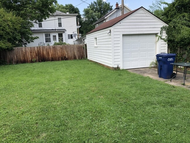 5 Ohio Ave in Athens, OH - Foto de edificio - Building Photo