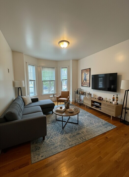 157 M St in Boston, MA - Building Photo