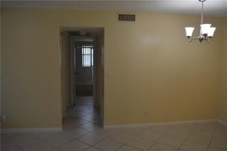 840 Twin Lakes Dr in Coral Springs, FL - Building Photo - Building Photo