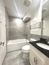 6954 N Sheridan Rd in Chicago, IL - Building Photo - Building Photo