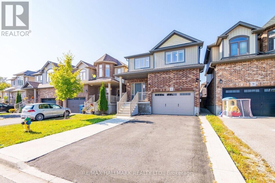 11 Burcombe Cross in Guelph, ON - Building Photo