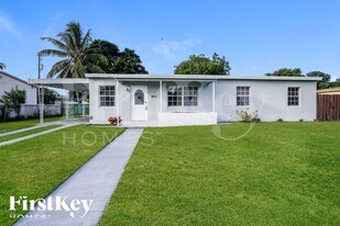 601 NW 194th St in Miami, FL - Building Photo