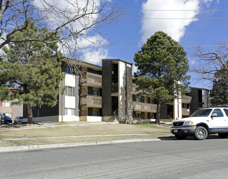 Rosewood Apartments in Colorado Springs, CO - Building Photo