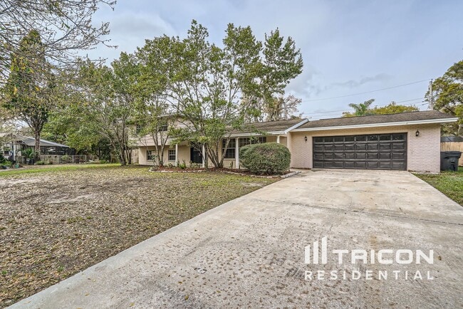 513 Oakhurst St in Brandon, FL - Building Photo - Building Photo