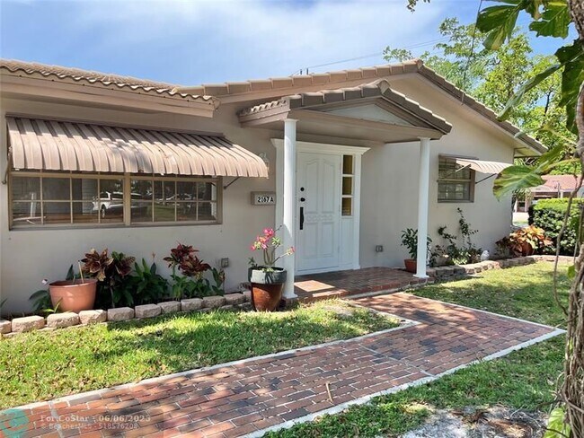 2167 NE 56th Ct in Fort Lauderdale, FL - Building Photo - Building Photo