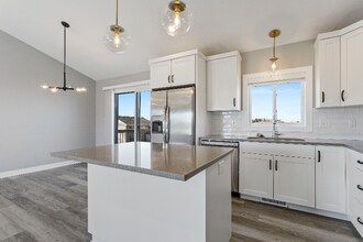 192 Stonelake Dr SE in Rochester, MN - Building Photo - Building Photo