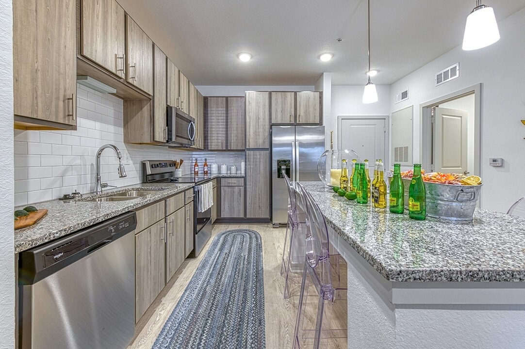 East Bay Flats Apartments in Parker, FL - Building Photo