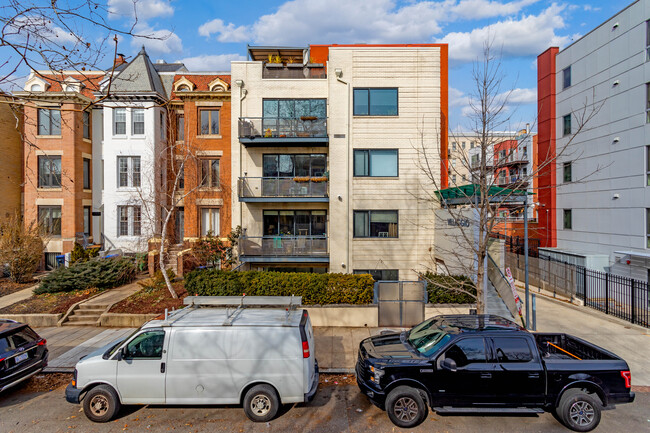 Villaggio in Washington, DC - Building Photo - Building Photo