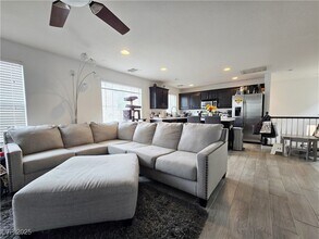 1255 Little Boy Blue Ave in Las Vegas, NV - Building Photo - Building Photo