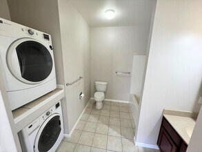 1119 Ratone St in Manhattan, KS - Foto de edificio - Building Photo