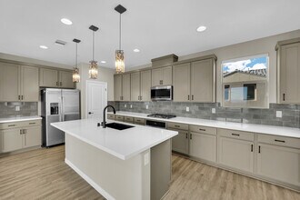 1749 S Desert Foothills Dr in Las Vegas, NV - Building Photo - Building Photo