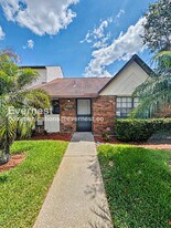 3436 Sunrise Villas Ct N in Tampa, FL - Building Photo
